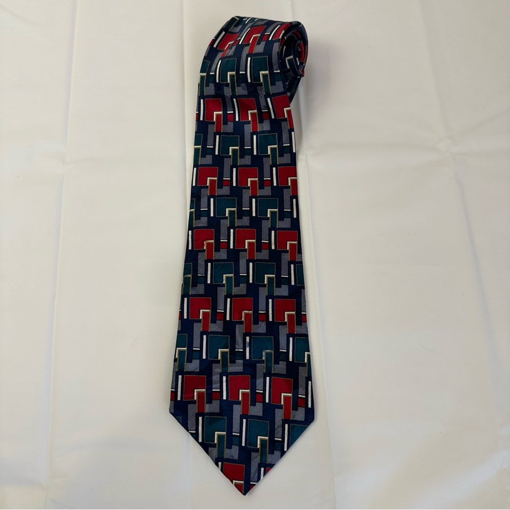 Oscar de la Renta Necktie Red Navy Green Geometric Tie 4”x58” Business or Formal